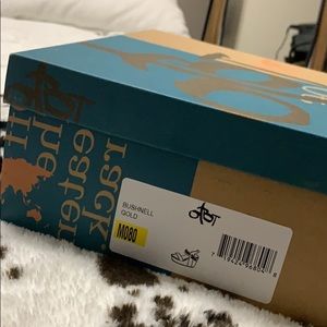 Bushnell Gold OTBT wedge sandals